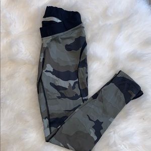 BETTER BODIES CAMO LEGGINGS